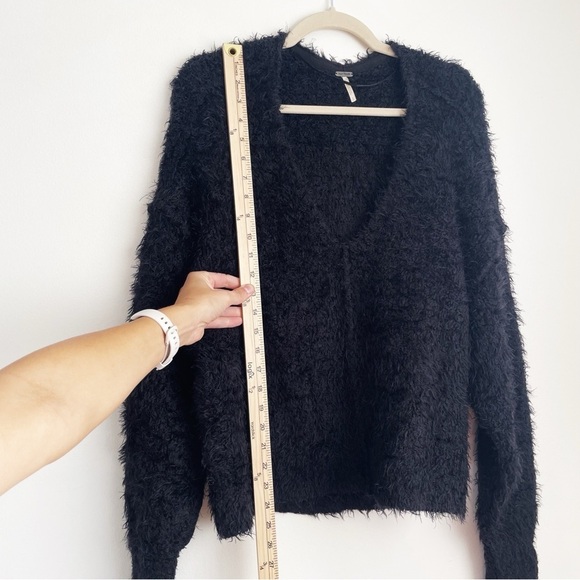 Free People Icing V neck Pull over sweater eyelash solid size small knit chunky - Picture 8 of 13